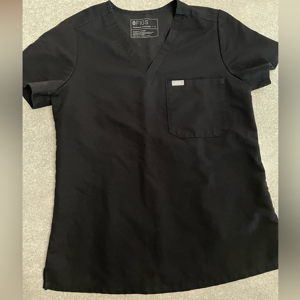 Figs scrub top